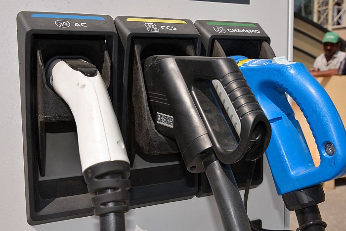  “Azpetrol” company which has a large network of petrol filling stations in our Republic leads in the charging of electromobiles. 